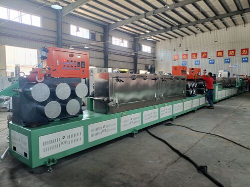 Últimas noticias de la empresa sobre Máquina para fabricar correas de PET funcionando con éxito en la fábrica del cliente | Yongxing Zhanxing